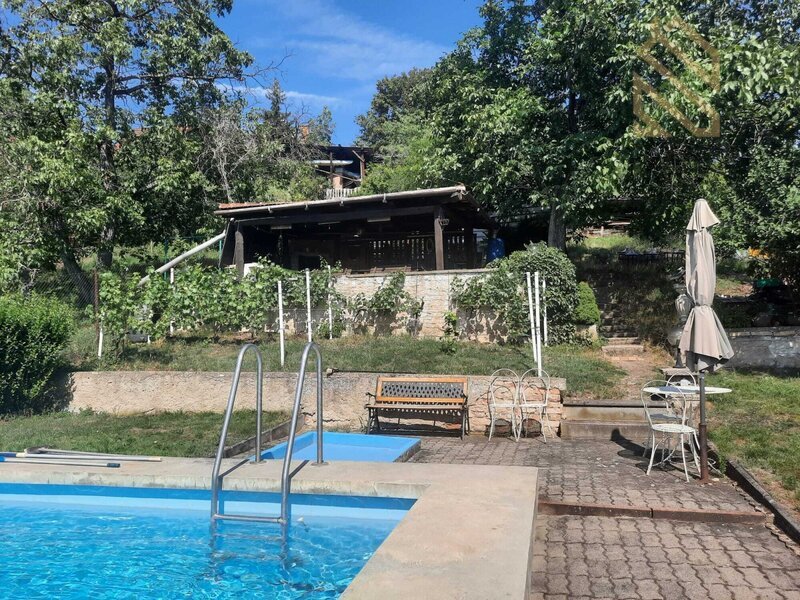 Prodej rodinného domu 235 m², pozemek 5026 m², Velké Žernoseky