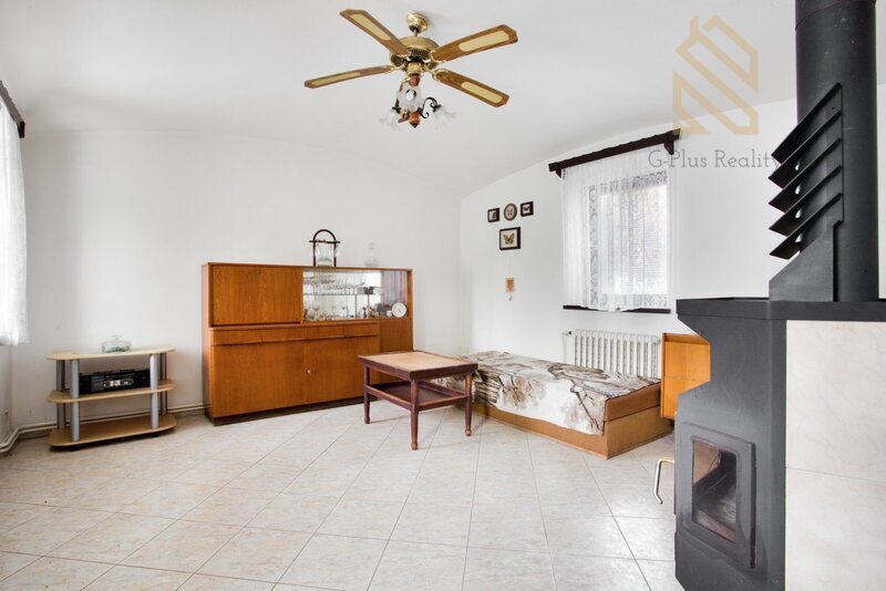 Prodej rodinného domu 235 m², pozemek 5026 m², Velké Žernoseky