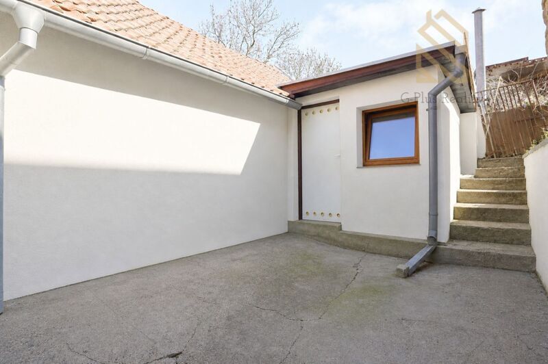 Prodej, rodinný dům 335 m2, pozemek 892 m2, obec Raná u Loun