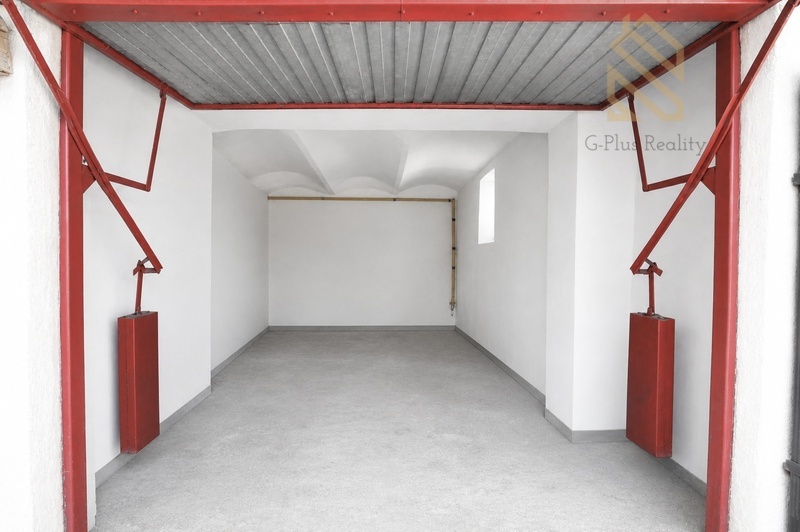Prodej, rodinný dům 335 m2, pozemek 892 m2, obec Raná u Loun
