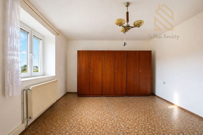 Prodej, rodinný dům 335 m2, pozemek 892 m2, obec Raná u Loun