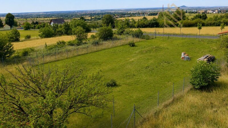 Prodej pozemku 905 m/2, zahradní domek 28 m/2 v obci Žitenice
