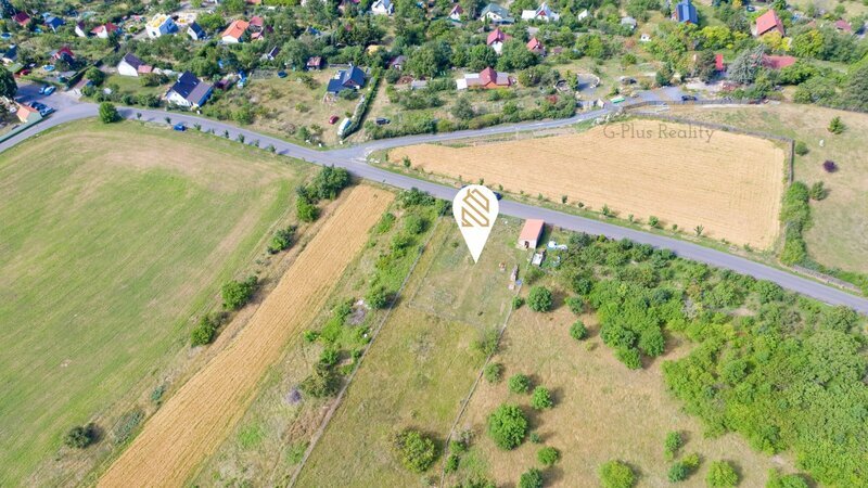 Prodej pozemku 905 m/2, zahradní domek 28 m/2 v obci Žitenice