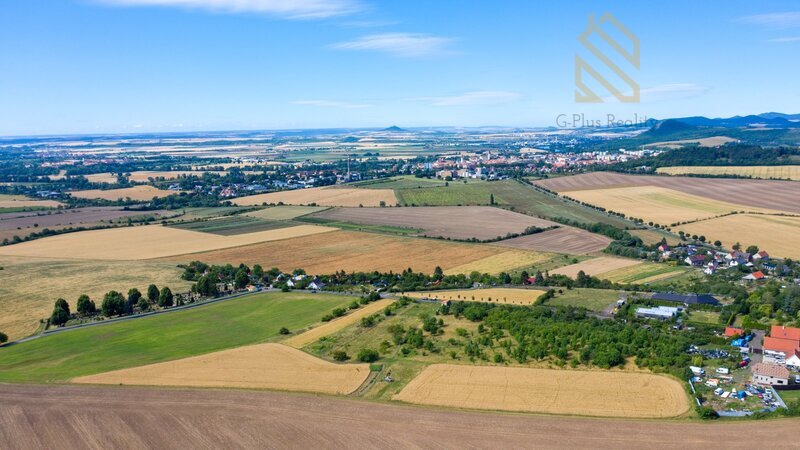 Prodej pozemku 905 m/2, zahradní domek 28 m/2 v obci Žitenice