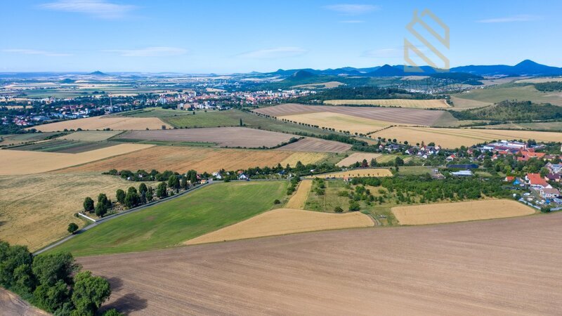 Prodej pozemku 905 m/2, zahradní domek 28 m/2 v obci Žitenice