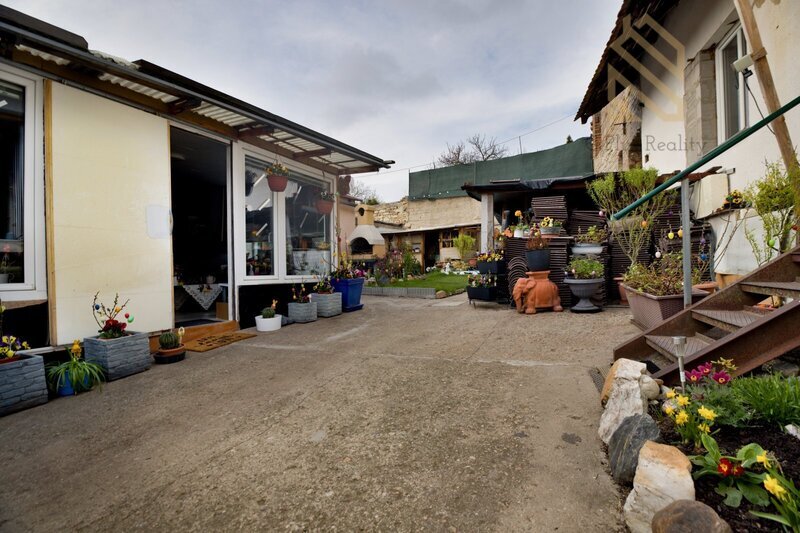 Prodej rodinný dům, 238m2, pozemek 395m2, Nížebohy