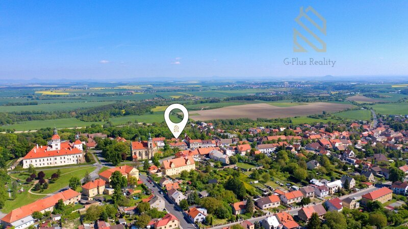 Prodej domu nám. T.G. Masaryka 779 m², pozemek 1465 m², Smečno