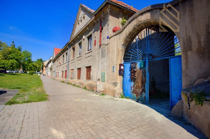 Prodej domu nám. T.G. Masaryka 779 m², pozemek 1465 m², Smečno