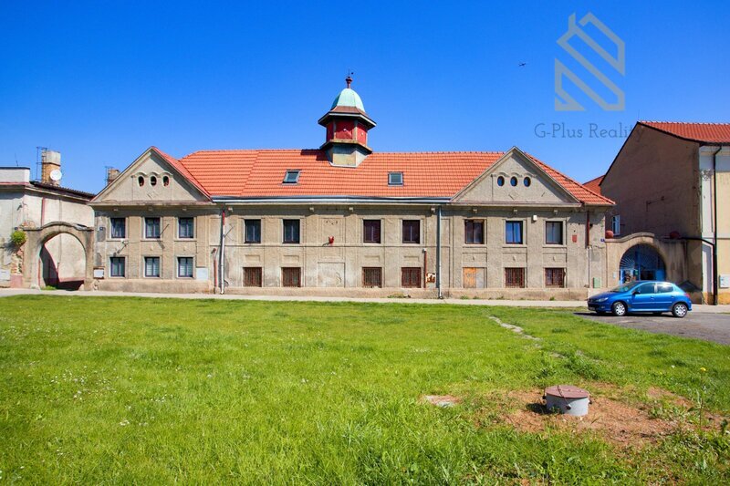 Prodej domu nám. T.G. Masaryka 779 m², pozemek 1465 m², Smečno