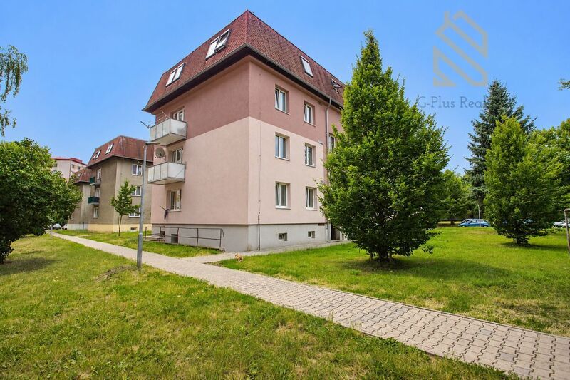 Pronájem bytu 2+1 s balkonem, 48 m2, Wolkerova, Lovosice