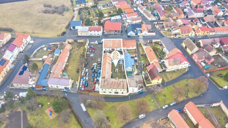 Veltěže – funkční autoservis 225 m2 , celý  objekt 1326 m2 , v Obci  Veltěže, okres Louny