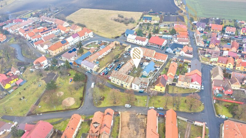 Veltěže – funkční autoservis 225 m2 , celý  objekt 1326 m2 , v Obci  Veltěže, okres Louny