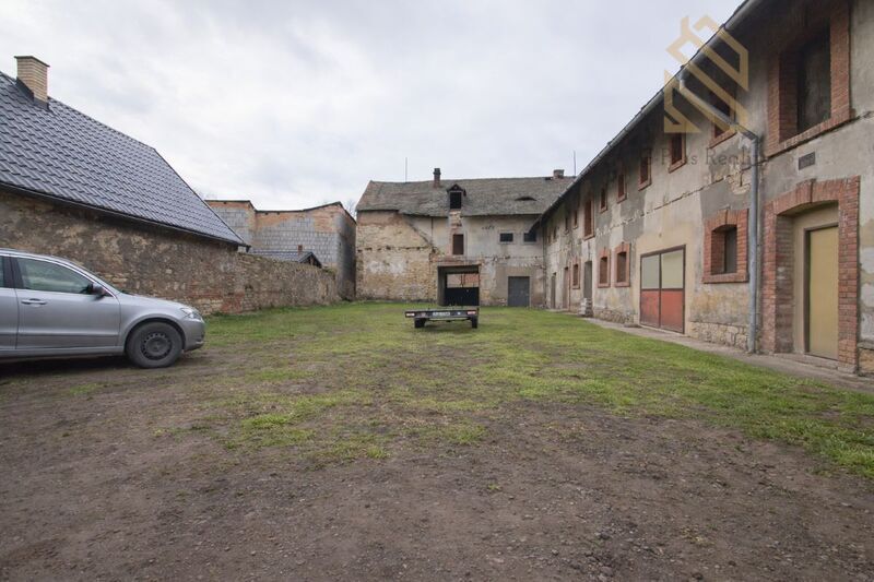 Veltěže – funkční autoservis 225 m2 , celý  objekt 1326 m2 , v Obci  Veltěže, okres Louny