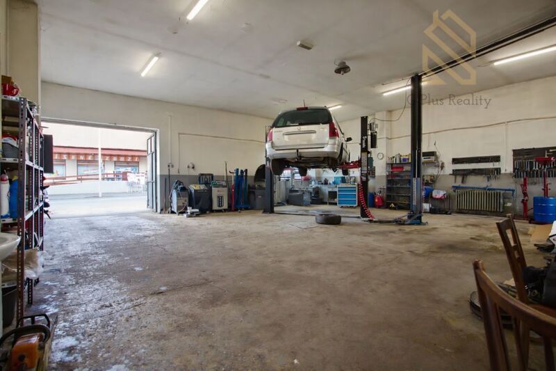 Veltěže – funkční autoservis 225 m2 , celý  objekt 1326 m2 , v Obci  Veltěže, okres Louny