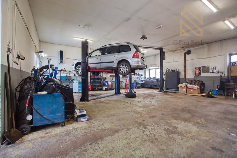 Veltěže – funkční autoservis 225 m2 , celý  objekt 1326 m2 , v Obci  Veltěže, okres Louny