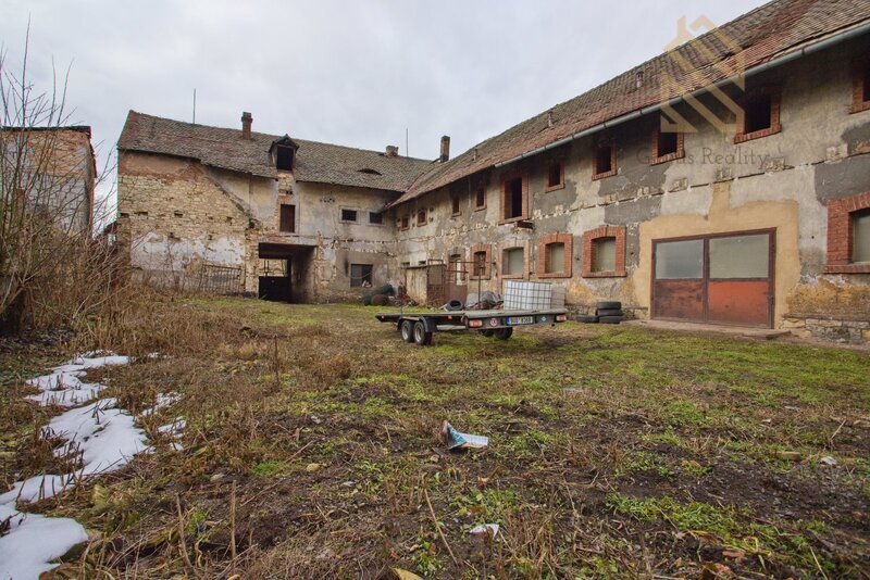 Veltěže – funkční autoservis 225 m2 , celý  objekt 1326 m2 , v Obci  Veltěže, okres Louny