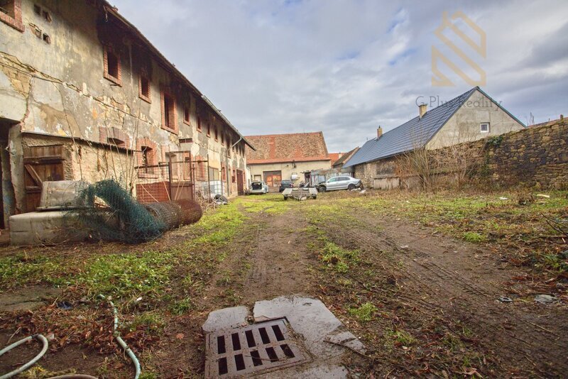 Veltěže – funkční autoservis 225 m2 , celý  objekt 1326 m2 , v Obci  Veltěže, okres Louny