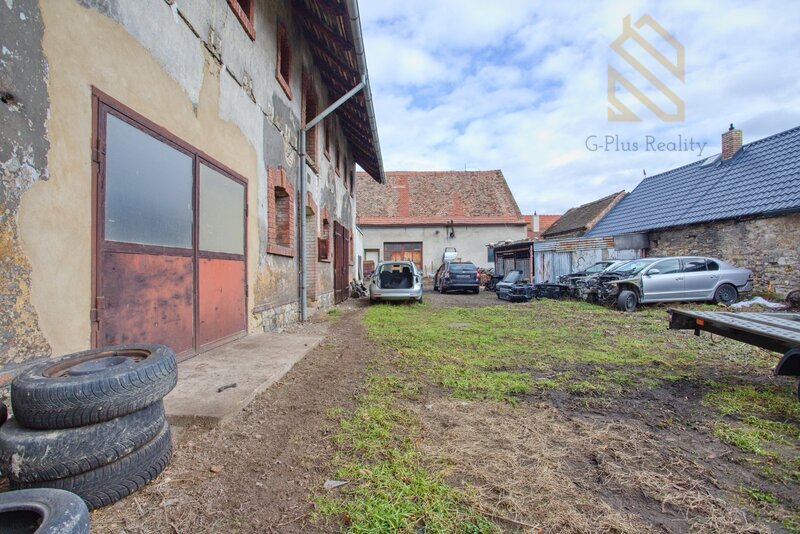 Veltěže – funkční autoservis 225 m2 , celý  objekt 1326 m2 , v Obci  Veltěže, okres Louny