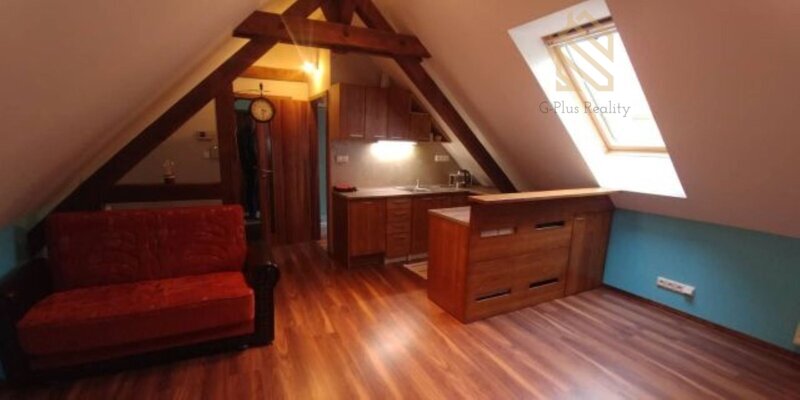 Pronájem podkrovního bytu 2+kk, 69 m2, Jimlín