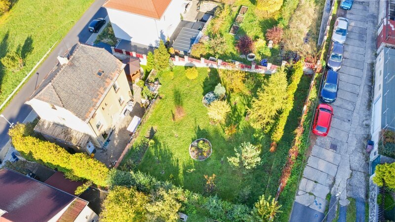 Prodej domu 195m/2 se zahradou 502m/2 a garáží 28m/2- Ústí nad Labem-ulice Hostovická