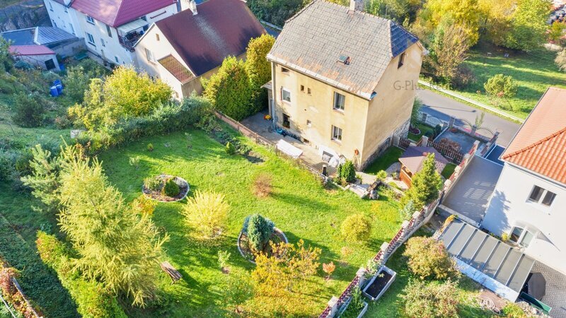 Prodej domu 195m/2 se zahradou 502m/2 a garáží 28m/2- Ústí nad Labem-ulice Hostovická