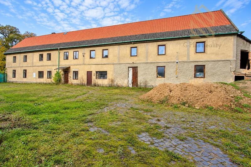 Prodej rodinného domu s rozsáhlým hospodářským zázemím a pozemky - Kalovice u Úštěka