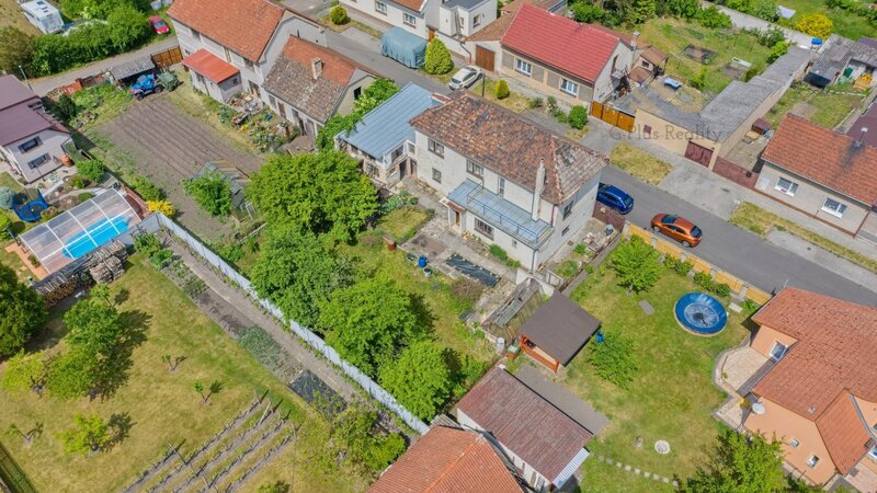 Prodej, rodinný dům 216m2,pozemek 569m2 ,Všetaty