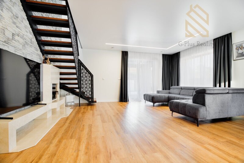 Prodej moderní patrový  rodinný dům, 683 m2, Kralupy nad Vltavou Nad Rybníkem