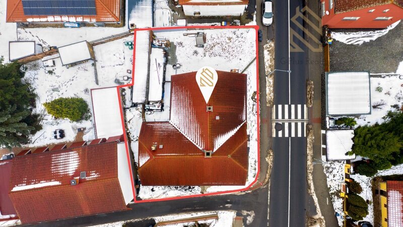 Prodej, rodinný dům, 460m2, Modlany