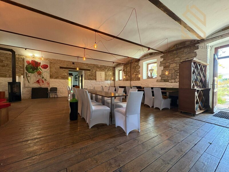 Pronájem vybavené restaurace se svatebním sálem, 250 m² – Statek Luníkov u Slaného