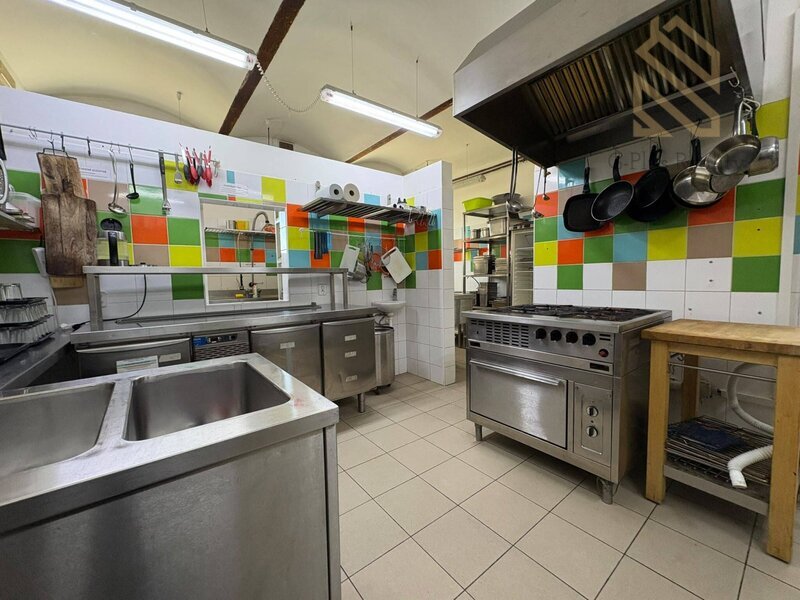 Pronájem vybavené restaurace se svatebním sálem, 250 m² – Statek Luníkov u Slaného