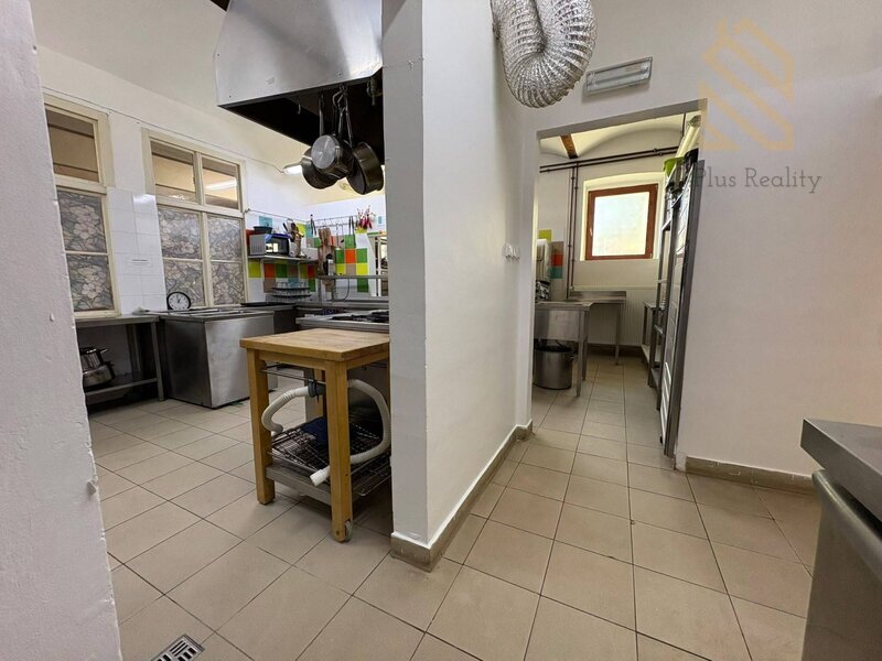Pronájem vybavené restaurace se svatebním sálem, 250 m² – Statek Luníkov u Slaného
