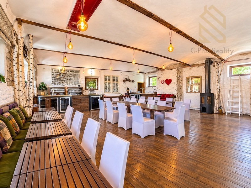 Pronájem vybavené restaurace se svatebním sálem, 250 m² – Statek Luníkov u Slaného