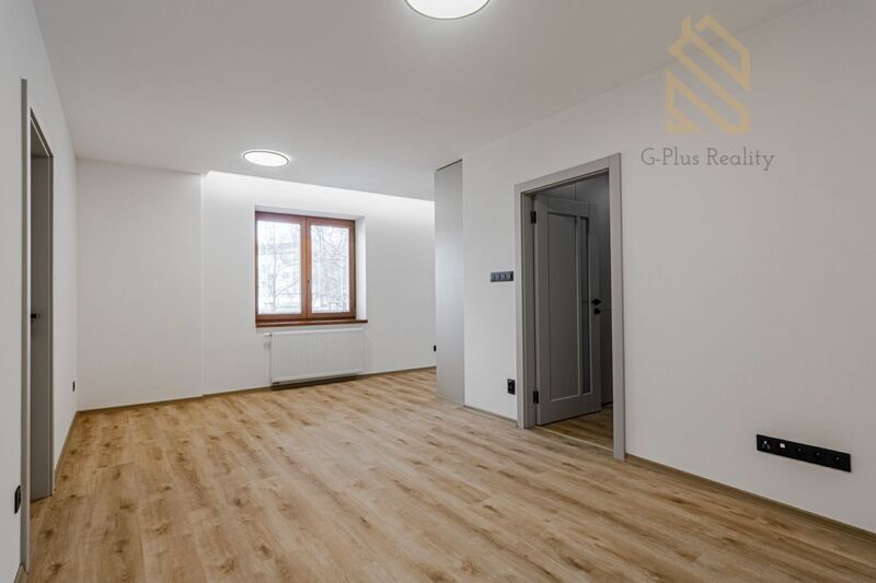 Pronájem nadstandardně zrekonstruovaného bytu 2+Kk, 65 m² v těsné blízkosti centra města Louny.