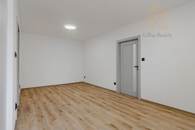 Pronájem nadstandardně zrekonstruovaného bytu 2+Kk, 65 m² v těsné blízkosti centra města Louny.
