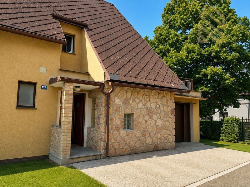 Prodej, rodinný dům 290m2, pozemek 699m2, Děčín - Jalůvčí