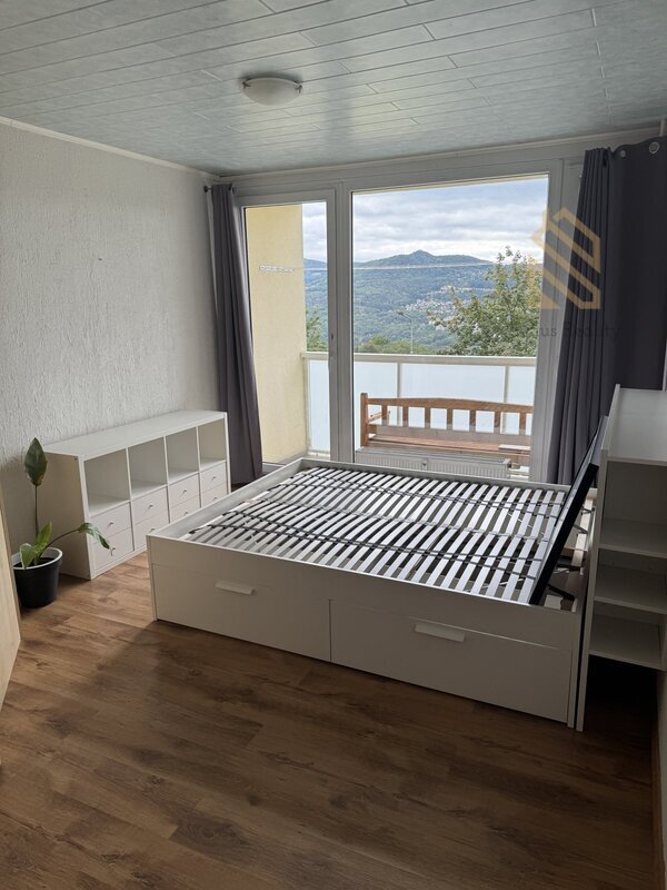 Pronájem bytu 3+1 s lodžií, 82 m² – ulice Kmochova v Ústí nad Labem