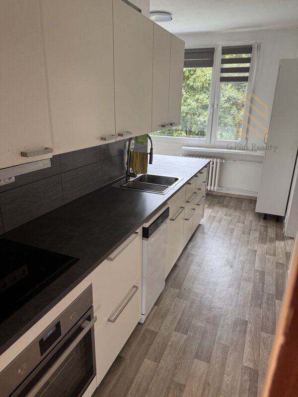Pronájem bytu 3+1 s lodžií, 82 m² – ulice Kmochova v Ústí nad Labem