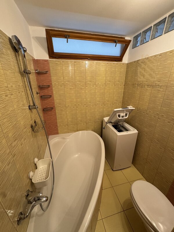 Pronájem bytu 3+1 s lodžií, 82 m² – ulice Kmochova v Ústí nad Labem