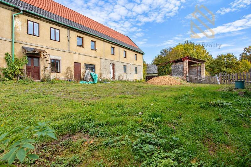 Prodej zemědělské usedlosti s rodinným domem, 31 887 m², Kalovice u Úštěka