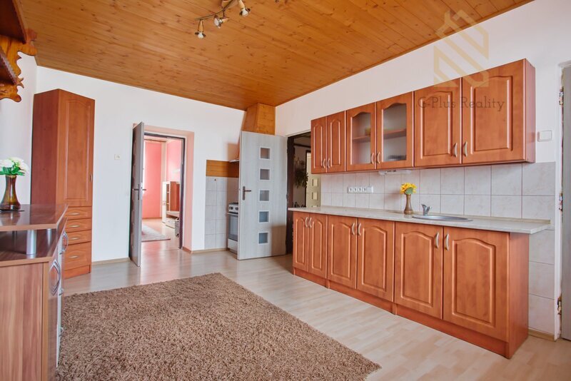 Byt 2+1, 63 m3, s podílem na společné zahradě. Husova ul. Louny