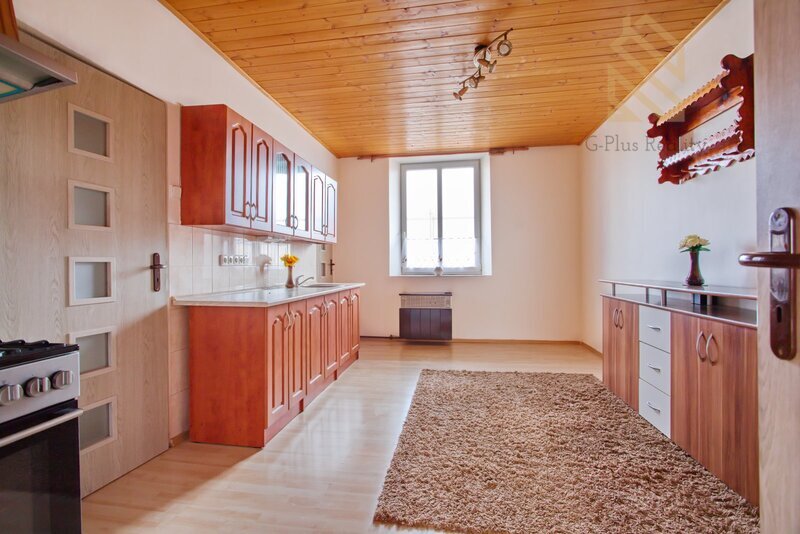 Byt 2+1, 63 m3, s podílem na společné zahradě. Husova ul. Louny