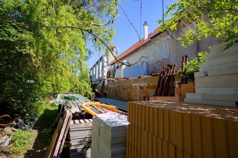 Prodej domu nám. T.G. Masaryka 779 m², pozemek 1465 m², Smečno