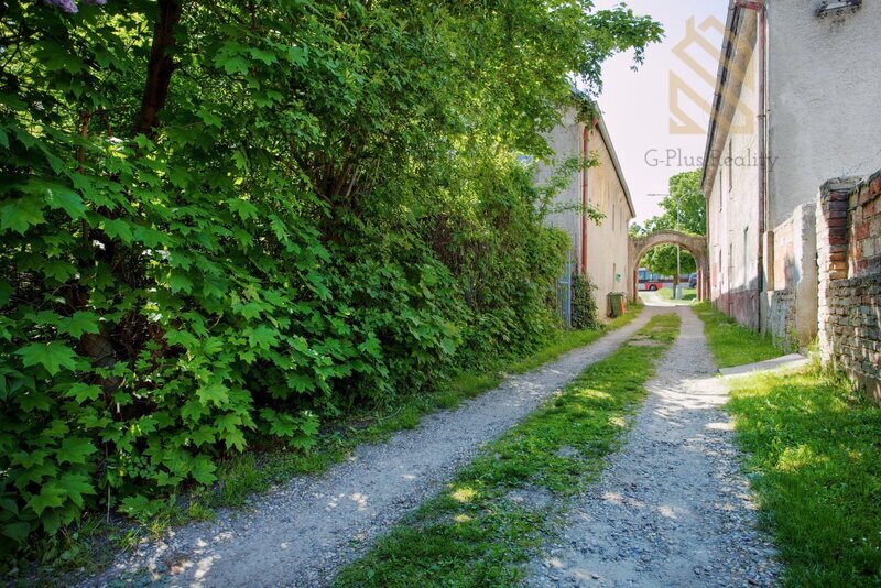 Prodej domu nám. T.G. Masaryka 779 m², pozemek 1465 m², Smečno