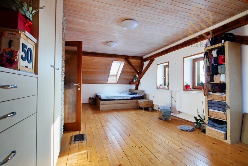 Prodej, rodinný dům 270m2, pozemek 2444m2