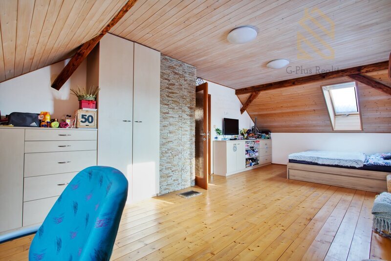 Prodej, rodinný dům 270m2, pozemek 2444m2