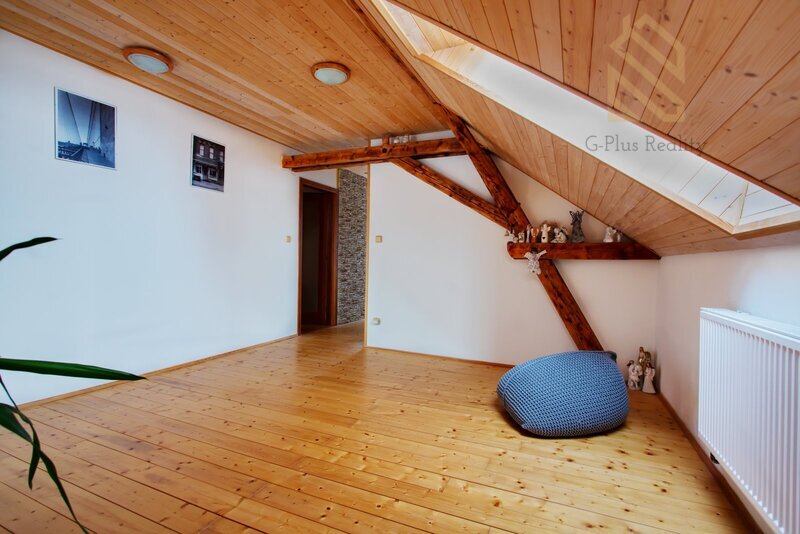 Prodej, rodinný dům 270m2, pozemek 2444m2