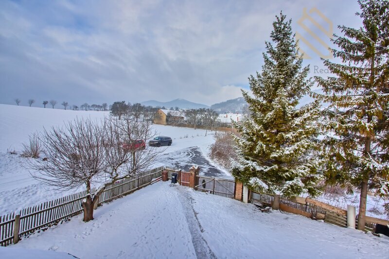 Prodej, rodinný dům 270m2, pozemek 2444m2