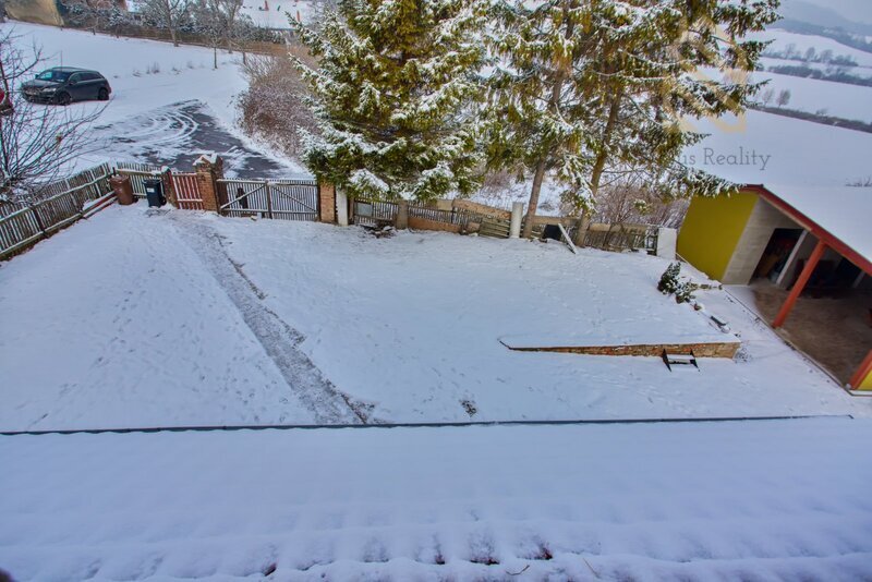 Prodej, rodinný dům 270m2, pozemek 2444m2