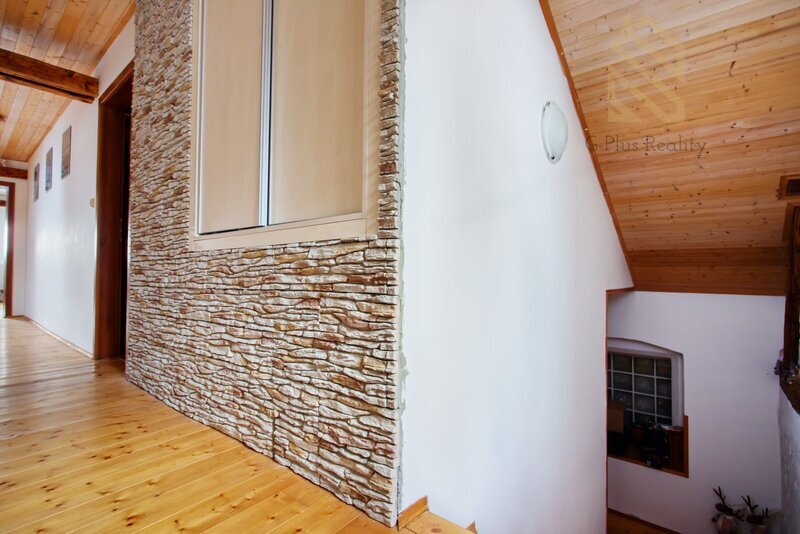 Prodej, rodinný dům 270m2, pozemek 2444m2